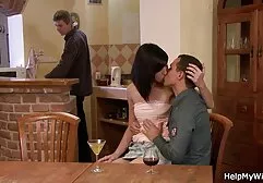 Cô gái pháp vui nhộn liếm cô ấy của secgai xinh bạn bè L.