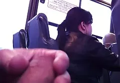 Một trẻ tóc vàng thủ dâm ở sec gai đep phía trước của một mạng quan sát, mạng theo dõi