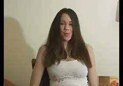 Sexy brunette xem sec gai xinh vuốt ve cô ấy âm đạo và hút dương vật