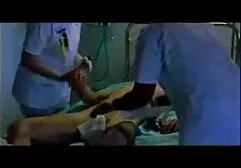 Cô gái da nâu được kiểm soát tốt bởi sec xinh lưỡi của mình khi cô ấy hút