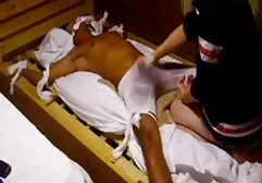 Cặp đôi sắp xếp một cuộc phim sec gai net làm tình cuồng nhiệt dưới vòi hoa sen để cơ thể họ đứng dưới dòng nước và cảm nhận sự dịu dàng của nhau trong một dòng nước hôn