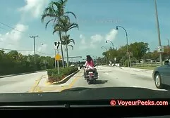 Trói lên một cô sec gái đẹp gái trẻ và chạm vào cô ấy L.