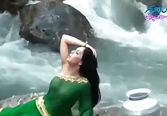 Những con chó cái đã cho một thổi kèn và bôi nhọ kiêm tất cả trên khuôn mặt của sec girl xinh cô ấy