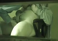 Ông chủ liếm sec xinh âm hộ của thư ký và fuck trong âm hộ trên bàn