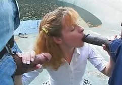 Anh chàng cũng không ác cảm với việc nuông chiều cái lỗ đầy lông girl xinh sec của một em bé châu Á, trước khi cắm những quả bóng vào cô ấy