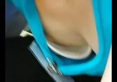 Hot sluts chèn một đôi dương vật giả silicon phim sec gai vip vào pussies của họ và ngồi trên nó cùng một lúc