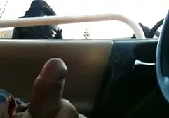 Một anh chàng đã ra lệnh thoát y hai chú gà phim sec cuc dep con cho ngày sinh nhật của mình