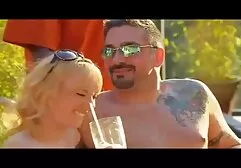 Sừng sec gai net và sexy tóc vàng vuốt ve cô ấy bạn gái với cô ấy lưỡi